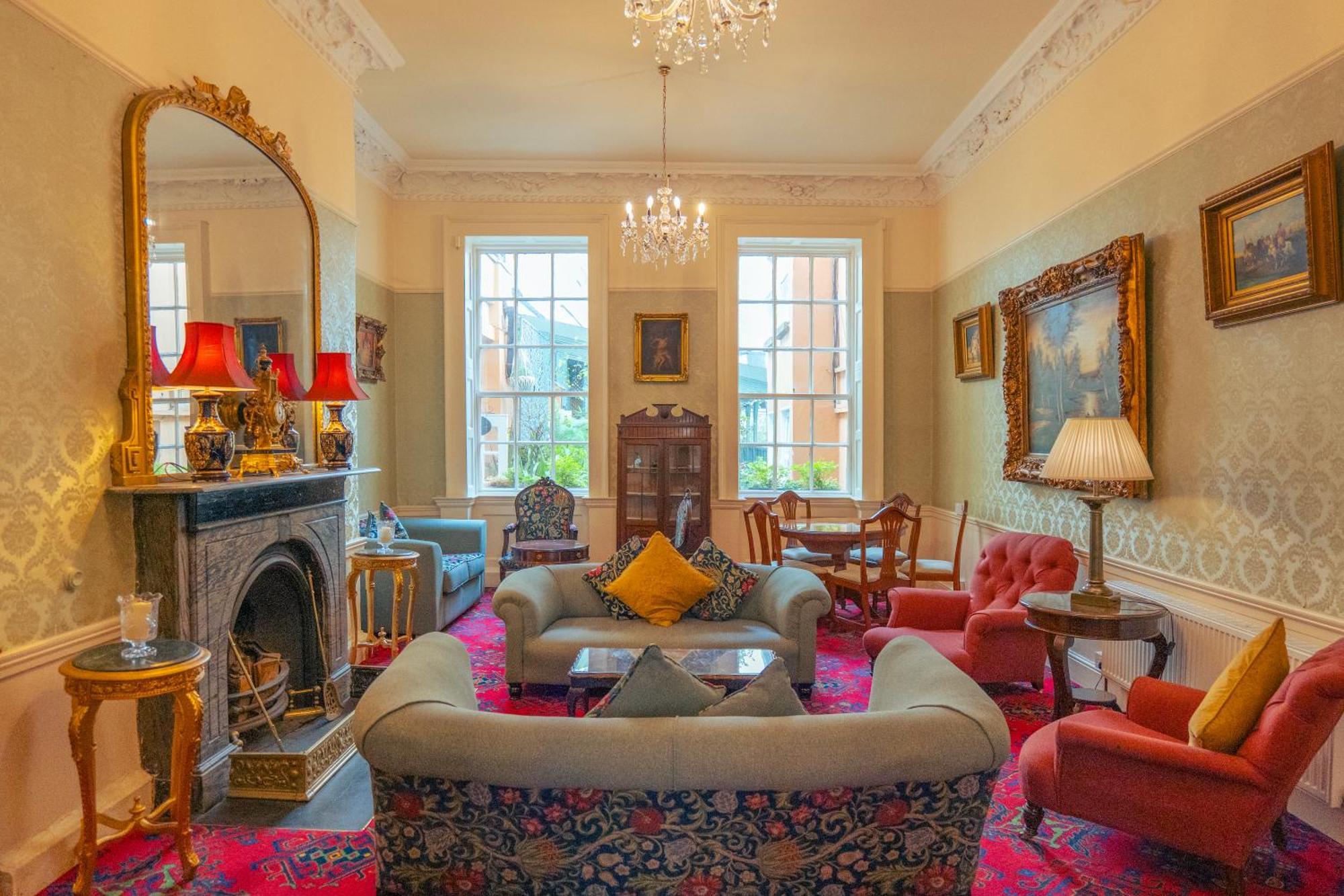 Harry Clarke Mews At The Castle Hotel — Photos 3